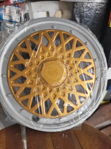 Calota esportiva tipo BBS aro 14