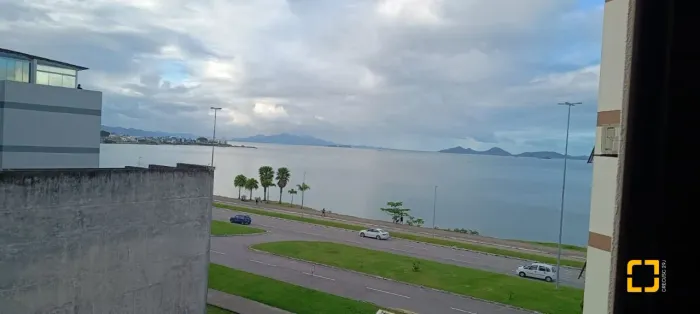 Apartamento Vista Mar com 128m2 - 3 dorm, 1 suíte, sacada, 1 vaga no Estreito - Florianópo