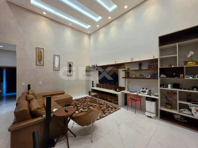 Casa alto padrão à venda no bairro São Roque, em Divinópolis/MG.