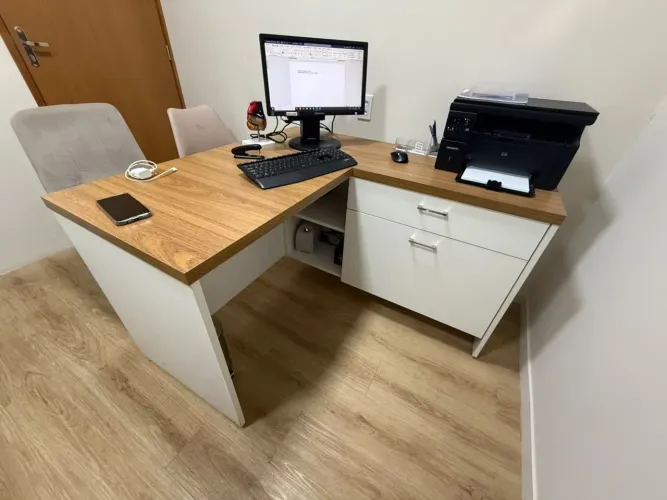 Mesa em L de madeira, 1,20 mx 1,30 comprimento