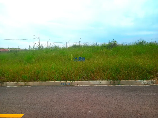 Oportunidade! Terreno 220m² no Residencial Setgarden