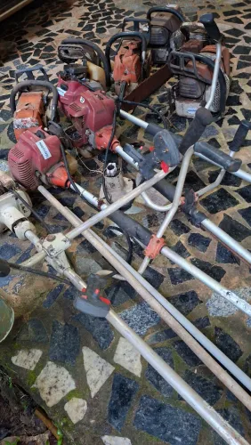 Motosserra rocadeira retirada de pecas