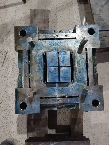 Vendo 2 molde injeção