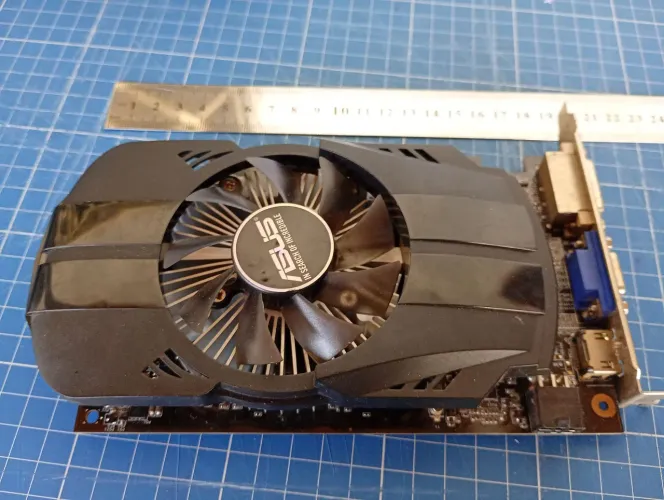 Placa GTX 650 1 GB boa para jogos leve e trabalho 