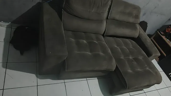 Vendo um sofá de 2 Metros 