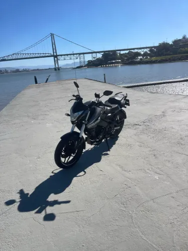 Bajaj excelente estado
