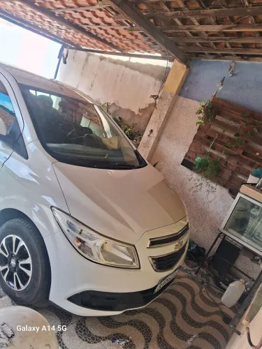 Chevrolet Onix Hatch LT 1.0 8V Flex Power Mec. 4P 2014