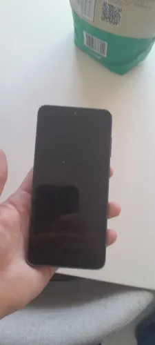 Samsung S21 FE com detalhes