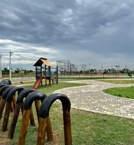 Vendo terreno na PENHA, SINAL 700,00 E FINANCIO O RESTANTE.