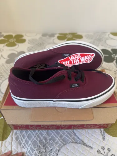 Tênis feminino Vans Novo - Na etiqueta 