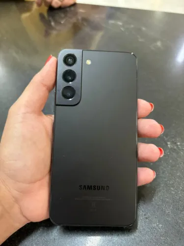 Vendo Samsung s22. Vem que tem negócio, celular muito bom