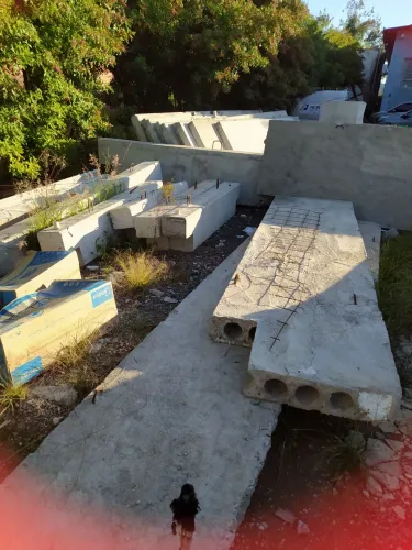 Lotes de Placas e Vigas de Concreto Pré Moldado - Diversas Medidas 