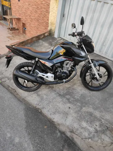 Vendo Titan 160 2024 - ed. 40 anos?