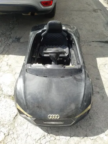 Carro elétrico infantil