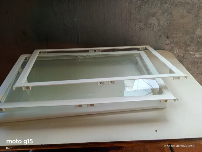 Vende se utensílios de geladeira prateleira 