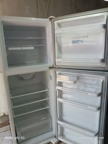 Geladeira Eletrolux 475L 2 portas.