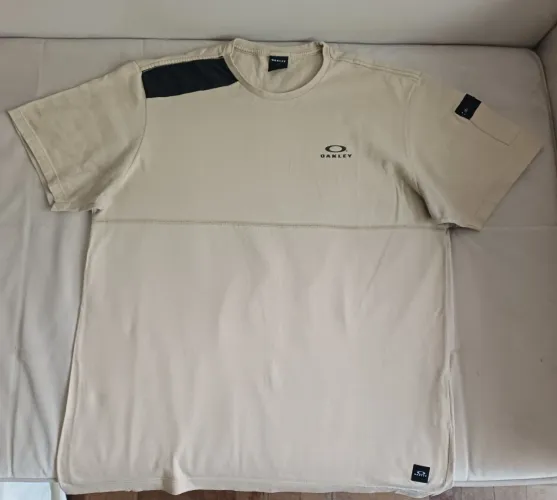 Camiseta masculina Oakley tam G usada