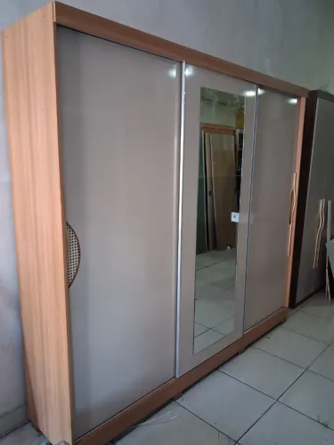 Guarda roupa de casal