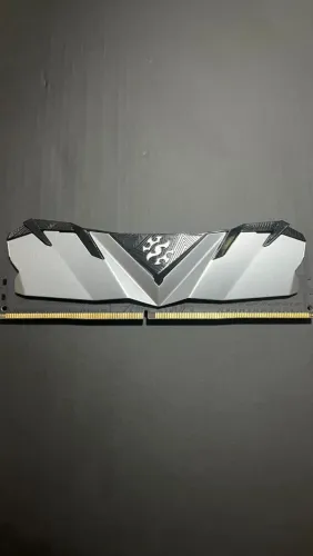 Memória RAM XPG GAMMIX D30 8GB DDR4 3200MHz CL16
