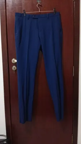 Calça de Alfaiataria azul marinho