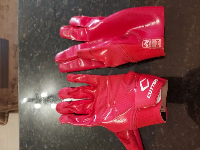 Luva futebol americano Cutters vermelha