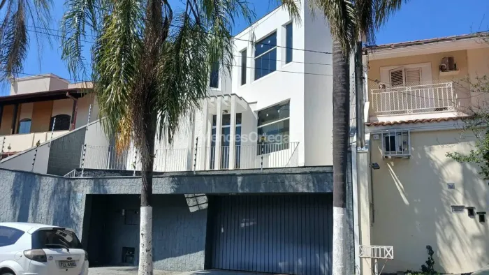 Casa com 4 dormitórios à venda, 348 m² por R$ 2.500.000,00 - Campolim - Sorocaba/SP