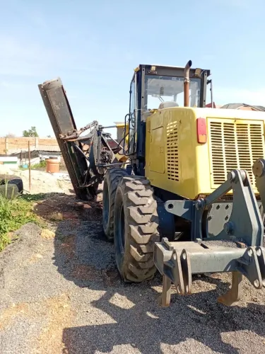 VENDO OU TROCO MOTONIVELADORA XCMG