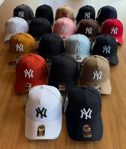 Boné ? New York Era Premium rasgadinho