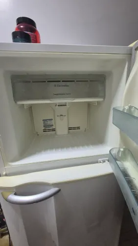 Geladeira Electrolux Frost Free DF34 - Muito Bem Conservada!