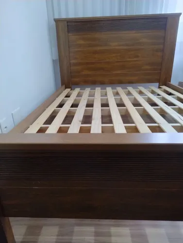 Cama casal Paolo Bettio tamanho 1,40