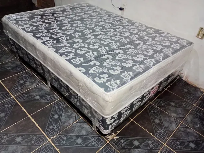 Cama box Casal De Espuma Semi Nova Higienizada 