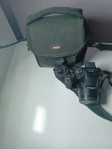 CAMERA NIKOM + CASE