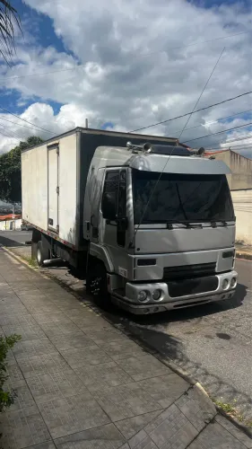 Caminhão 3/4 Ford 815 Baú