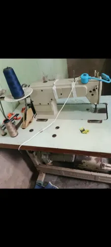 vende se duas máquinas industrial uma reta e uma pespontadeira