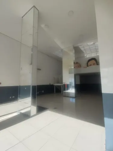 Imóvel para aluguel tem 275 metros quadrados em Centro - Itajaí - SC