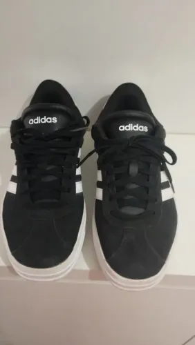 Tênis Adidas semi novo Adidas feminino , não aceito cartão só Pix ou dinheiro