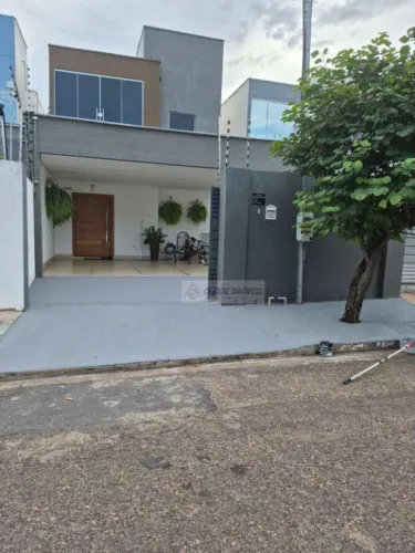 Casa c/ armários planejados, 3 qtos suite , cozinha, 138m2, próx. Centro parte mais alta ,