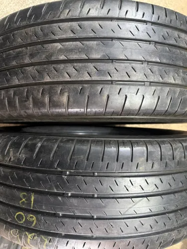 Vendo 02 pneus 225/60/18 Bristone file