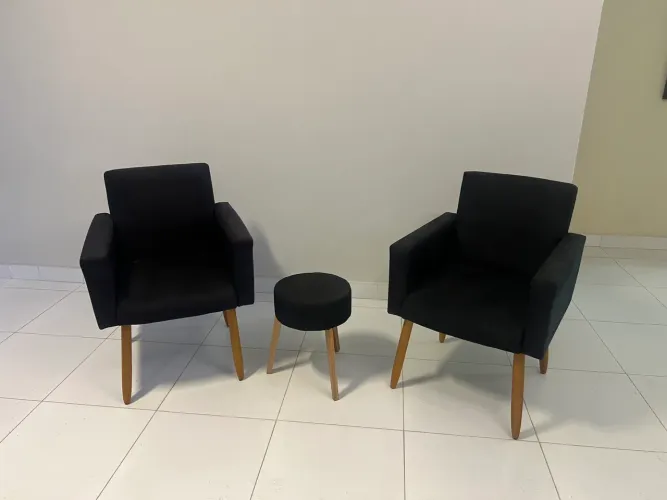 4 Cadeiras recepção + banquinho