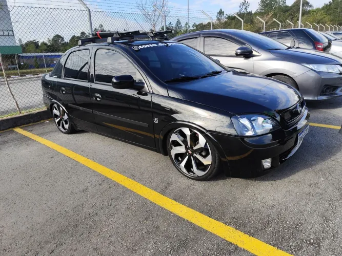 Chevrolet Corsa Sedan 1.8 MPFI Flexpower 8V 4P 2004