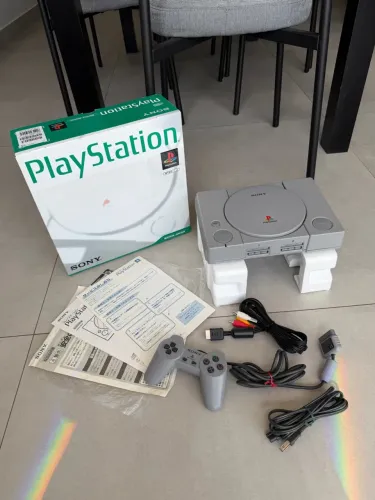 PlayStation 1 modelo SCPH5000 CIB