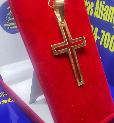 Pingente Cruz Ouro 18 Kilates Peso 1.99 Gramas 34 mm