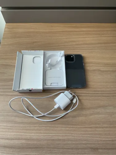 iPhone 15, 128 GB, Preto, Novo