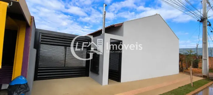 Casa em Condomínio à Venda em Campo Grande-MS, 2 Quartos, 1 Banheiro, 1 Vaga de Garagem, 5