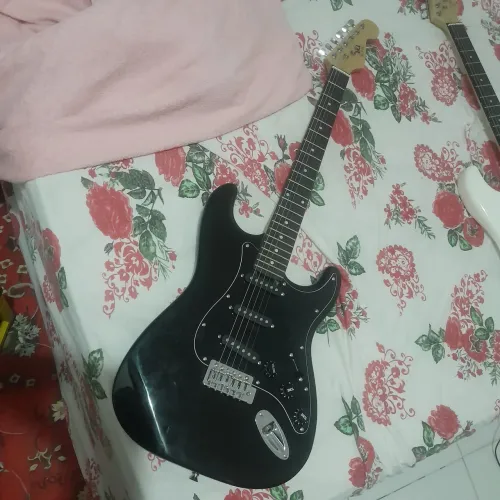 Guitarra Konig - Funcionado Perfeito