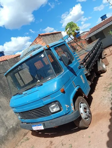 Mercedes-bens 608 D