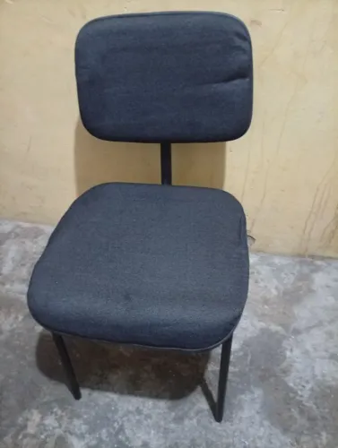 Conjunto com 6 cadeiras seminovas 