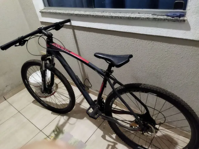 Bicicleta para pedal em ótimo estado
