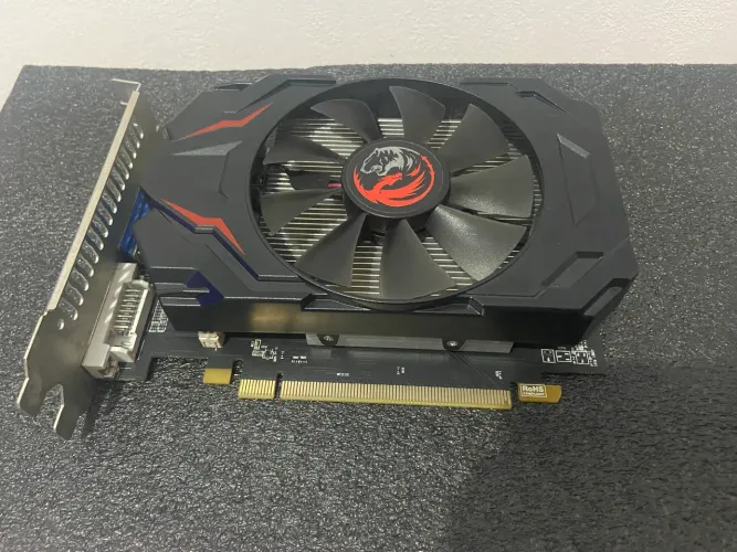 Placa de Vídeo R7 240 4GB DDR5 - R$230 SBC