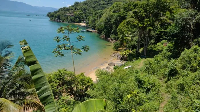 Terrenos com praia particular - Bahia de Paraty-RJ